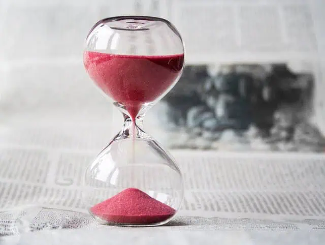 Sands of time can slow down our social media use.